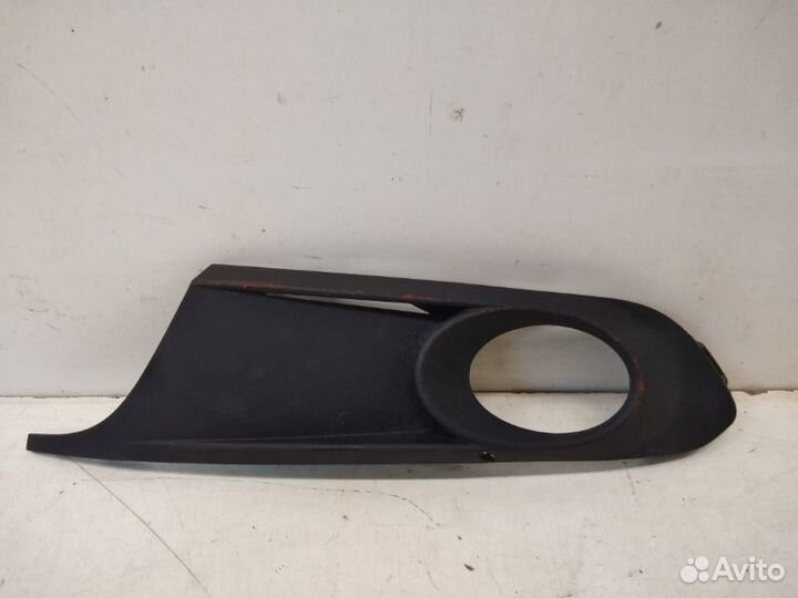 Решетка бампера передняя левая Volkswagen Jetta 6