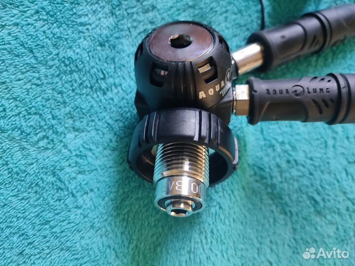 Регулятор для дайвинга Aqualung Titan