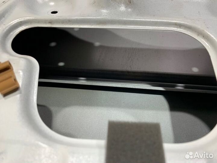 Дверь передняя правая Toyota Harrier MCU15 1mzfe