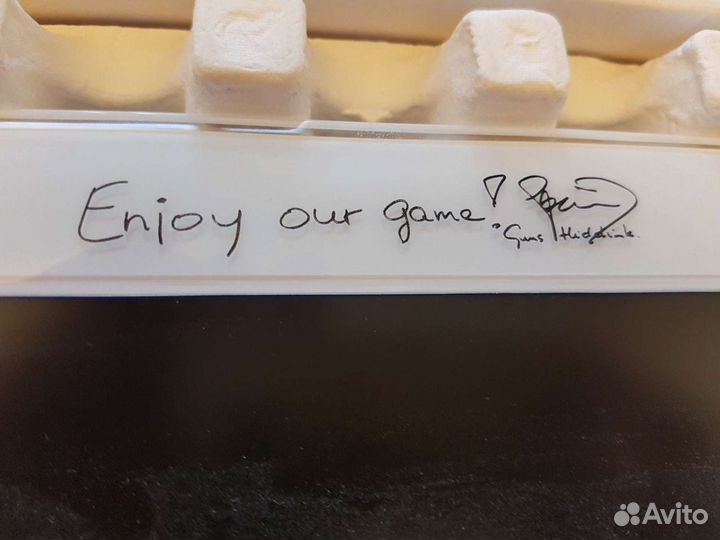 Цифровая фоторамка Samsung с автографом Гуса Хидди