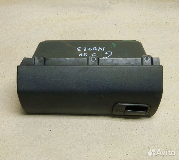 Бардачок VW Golf 3