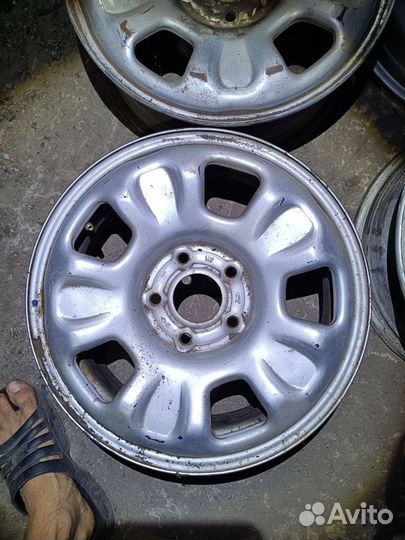 Диск стальной Renault Duster 403002241R