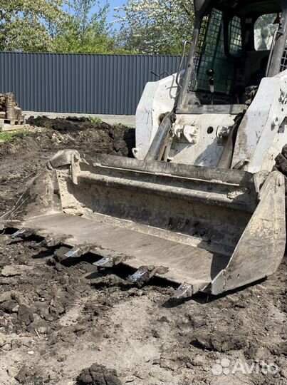 Услуги минипогрузчика Bobcat S300