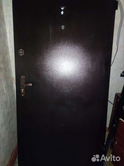 Дверь входная металлическая от застройщика