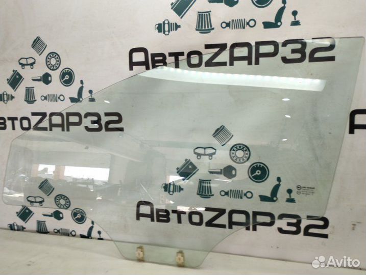 Стекло двери переднее левое Hyundai Solaris седан