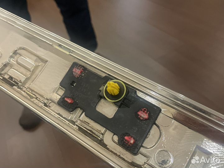 Молдинг крышки багажника toyota land cruiser 200