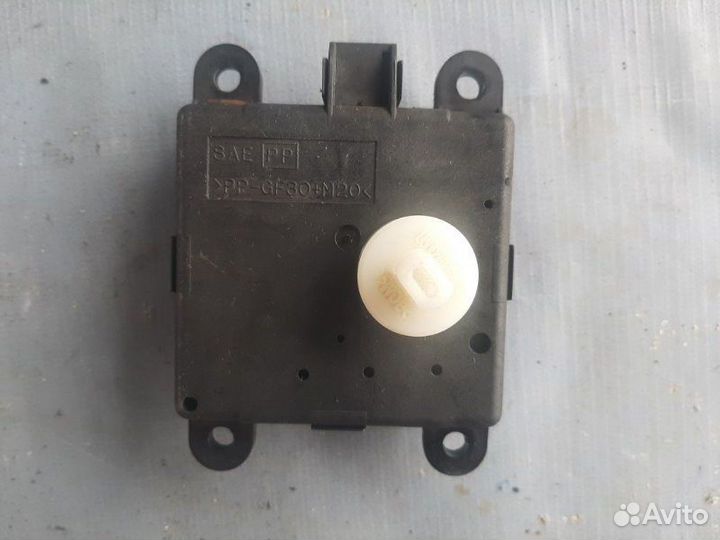 Сервопривод печки, моторчик заслонки отопителя