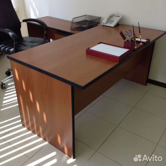 Стол офисный