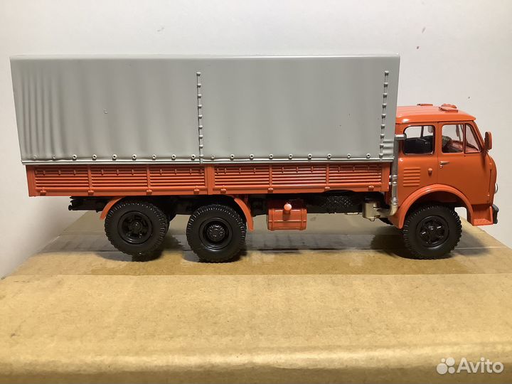 Модель автомобиля маз-516Б 1:43 Модимио