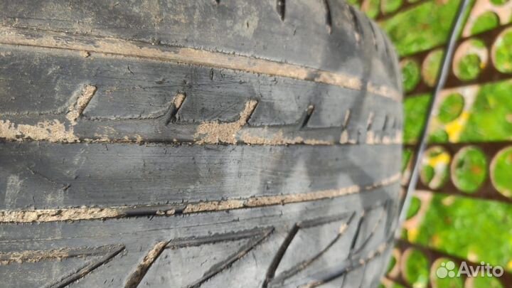 Bridgestone Playz PZ-1 215/55 R17 V