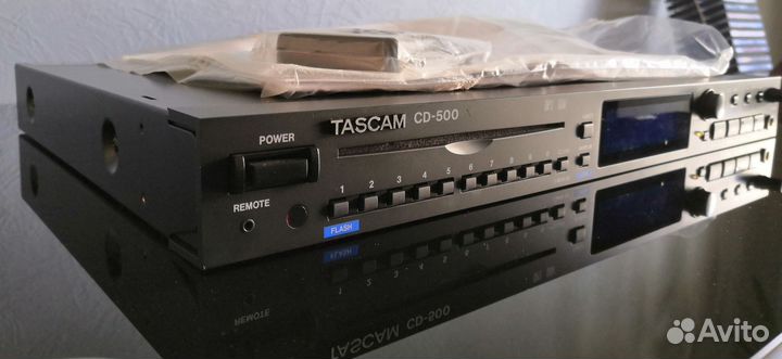 Профессиональный CD-проигрыватель Tascam CD-500