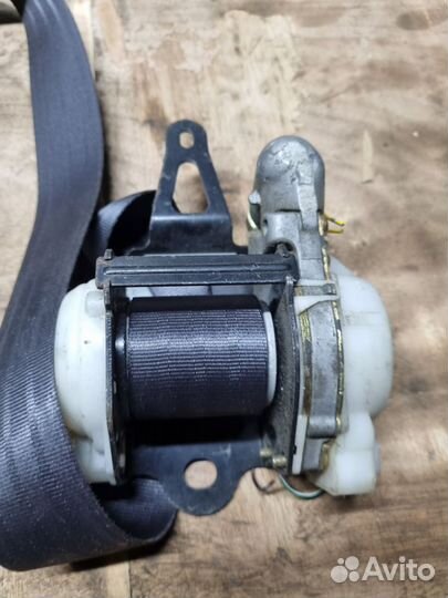 Ремень безопасности передний Toyota Corona T170