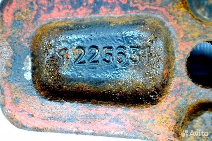 Кронштейн амортизатора переднего моста, нижний пра