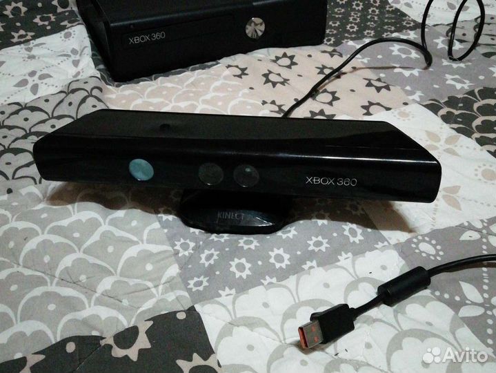 Xbox 360 + Kinect + 6 игр