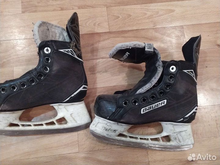 Хоккейные коньки bauer