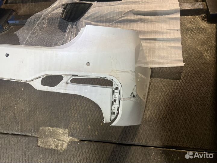 Задний бампер М-пакет BMW G30 под ремонт