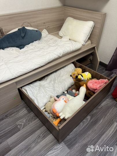 Кровать односпальная бу