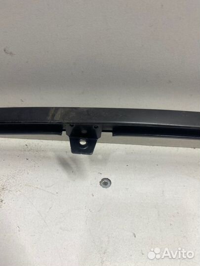 Направляющая стекла двери задняя левая Toyota