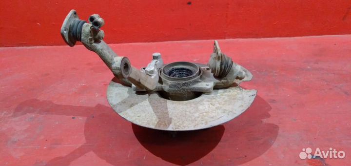 Нива шевроле кулак левый со ступицей 24 шлица