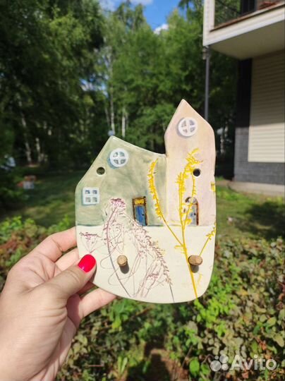 Керамическая ключница