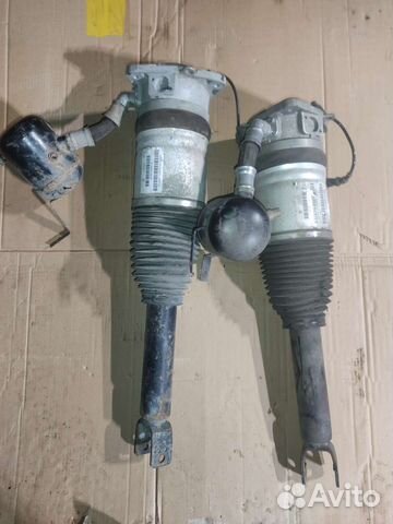 Пневмостойка правая/левая Audi A8 D3