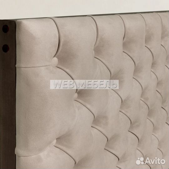 Кровать двухспальная массив