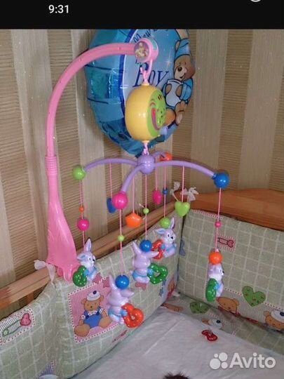 Музыкальный мобиль на кроватку из пластика