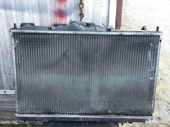 Радиатор Митсубиси Каризма