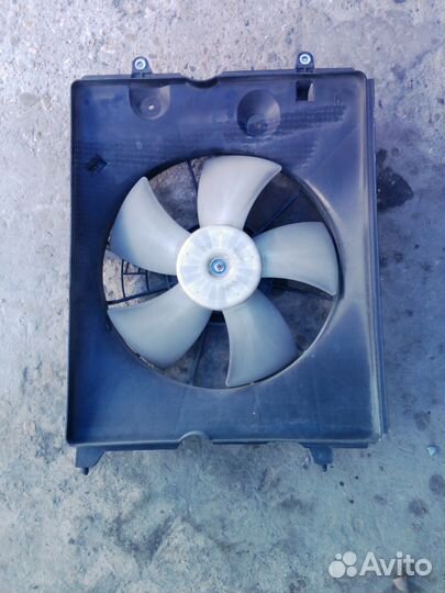 Вентилятор левый Honda Elysion RR1 RR2