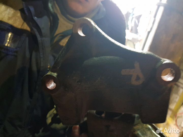 Подушка крепление двигателя хендай солярис