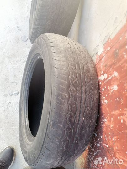 Yokohama Parada Spec-X 225/65 R17