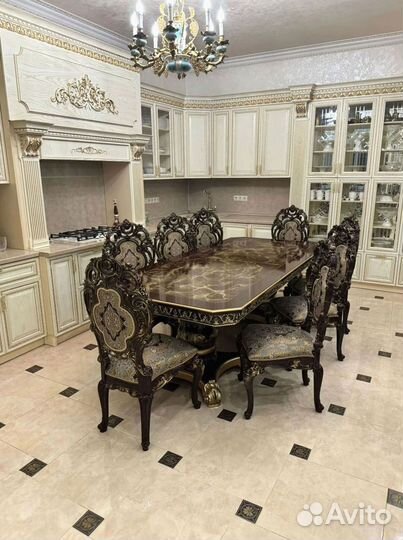 Стол обеденный со стульями