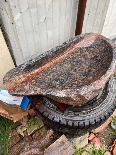 Раковина из камня