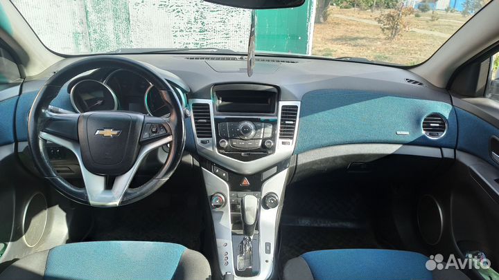 Chevrolet Cruze 1.8 AT, 2011, 220 485 км