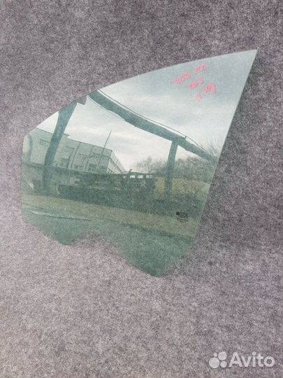 Стекло переднее левое Opel Astra J хэтчбек 1.4