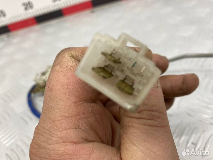 Б/У замок двери передний правый Mazda Demio 1 DW3W