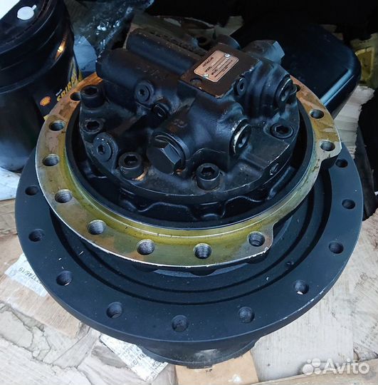 Редуктор хода Hitachi ZX 200-3 с мотором-275