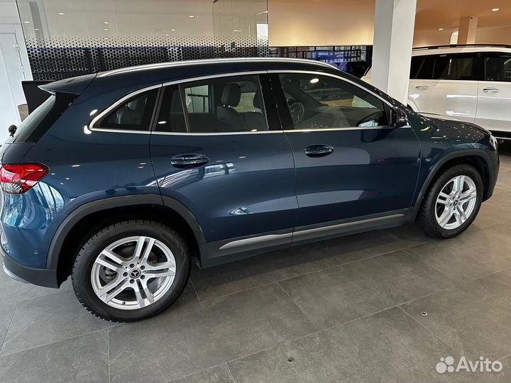 Аренда автомобиля премиум класса Mercedes-Benz GLA