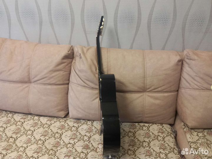 Гитара акустика