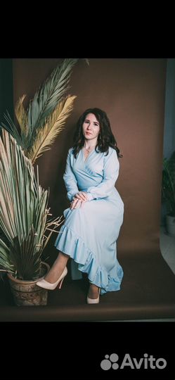 Голубое платье на запах toptop