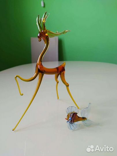 Фигурки из цветного стекла