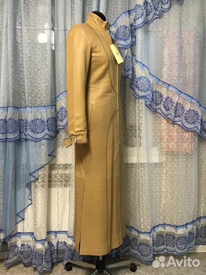 Новый элегантный плащ