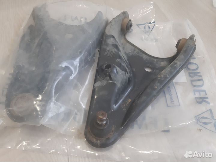 Рычаги передней подвести Sandero\Logan в сборе