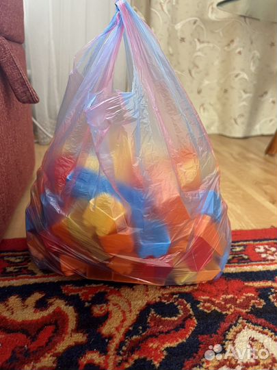 Машинки игрушки и конструктор