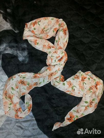 Шарф, платок с принтом и заколкой, брошкой