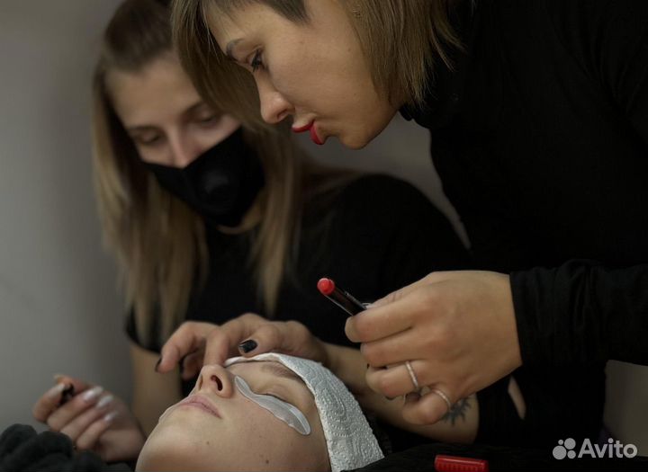 Обучение наращиванию ресниц