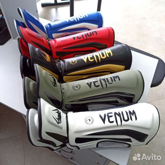 Защита голени и стопы щитки Venum для единоборств