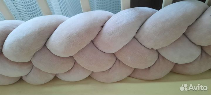 Бортик в кроватку