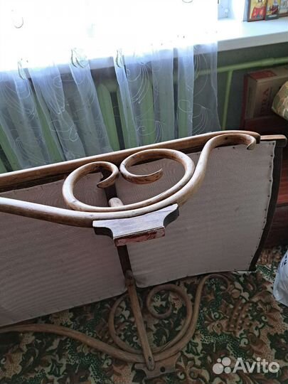 Кушетка-оттоманка старинная антикварная