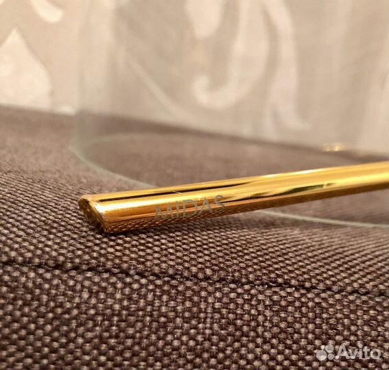 Роза в колбе золотая